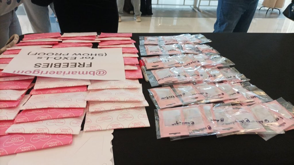 bmariaerigom's tweet photo. Thank you for supporting our fan support! Bukas ulit another batch ng random OT9 button pins 🤍 https://t.co/5WNq7ELqjv