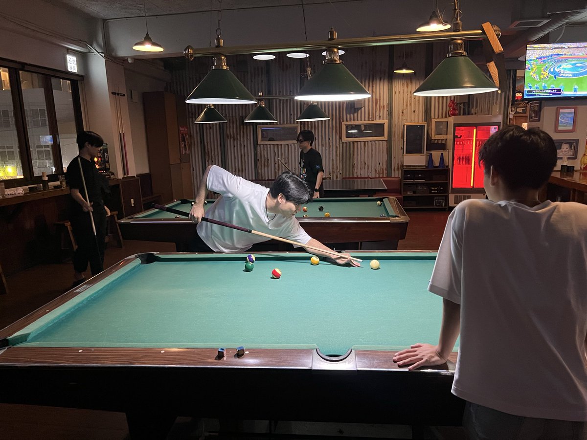 joo_okinawa's tweet photo. 先日のワンピカ飲み会🍻

飲みからの5番勝負で優勝者にはBOXプレゼントを企画！
ボーリング、ダーツ、卓球、ビリヤード、黒髭一発でやりましたが、総合優勝は俺だったので次回に持ち越しです(^^)

またやりましょう🤝 https://t.co/raOLptJGpj