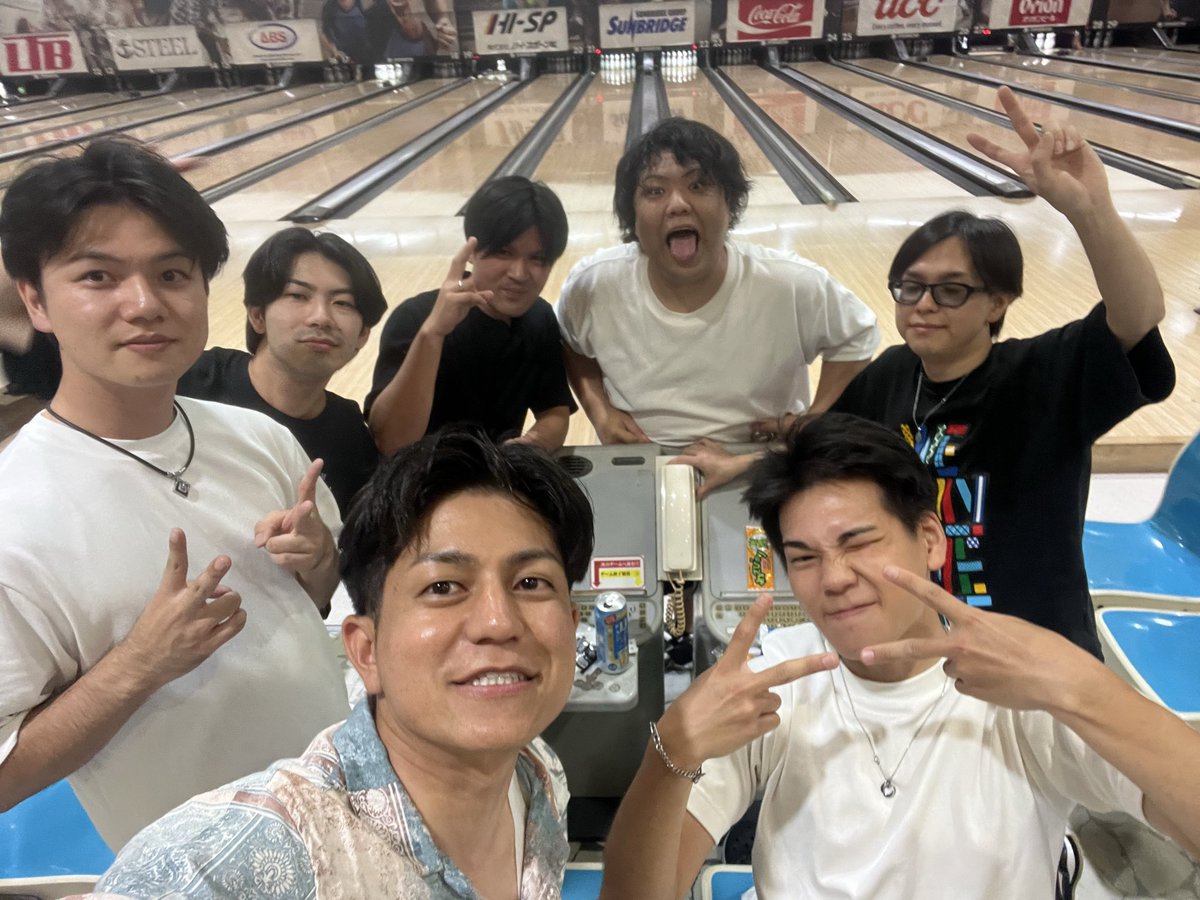joo_okinawa's tweet photo. 先日のワンピカ飲み会🍻

飲みからの5番勝負で優勝者にはBOXプレゼントを企画！
ボーリング、ダーツ、卓球、ビリヤード、黒髭一発でやりましたが、総合優勝は俺だったので次回に持ち越しです(^^)

またやりましょう🤝 https://t.co/raOLptJGpj