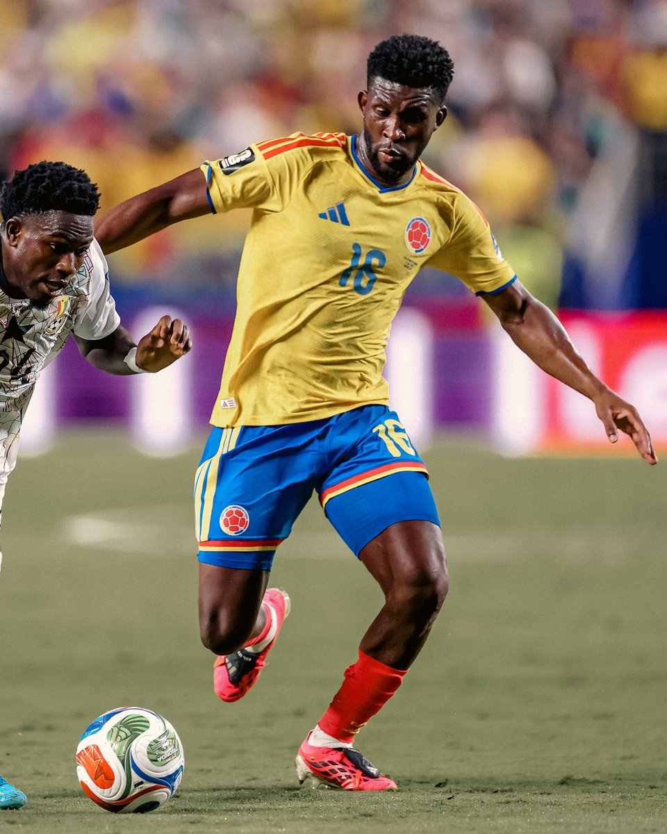 CPFC's tweet photo. Daniel Muñoz and Jefferson Lerma reach the Round of 16 with Colombia after beating Ghana 👏🇨🇴 https://t.co/pB6cKxSEo9