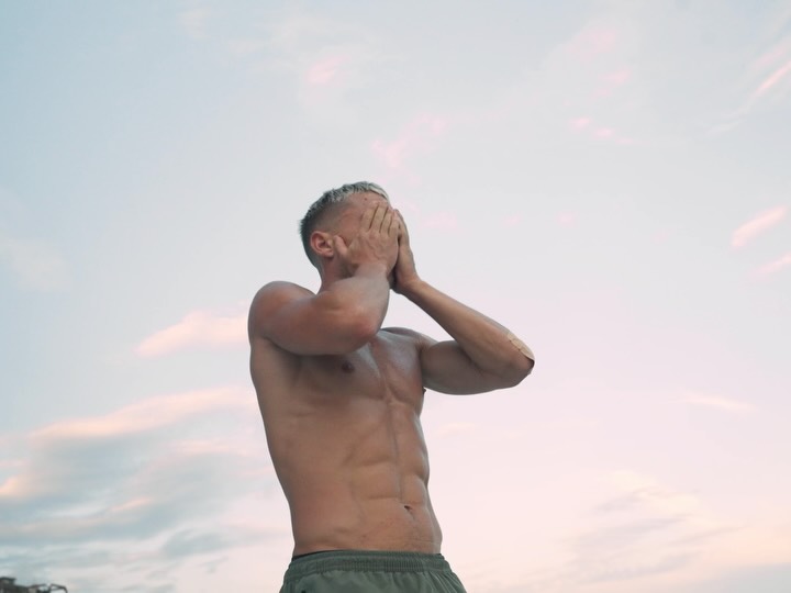 andershofman's tweet photo. To become great at anything, simply showing up is not enough.

New video out on YouTube 🇧🇷

Quality beats quantity. I share why and what that actually looks like in practice.

A different kind of video. More perspective, less performance.

Let me kno... https://t.co/qBdIv9ysAY