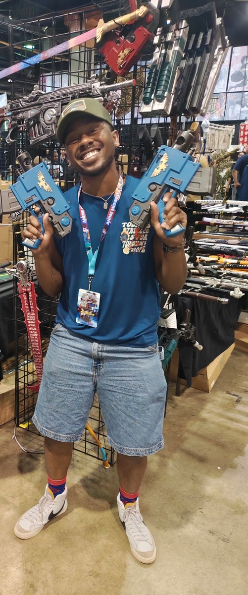 LiveAndOfColour's tweet photo. My first anime convention in over 20 years. #animemidwest #blerd https://t.co/wyrCQfedv4