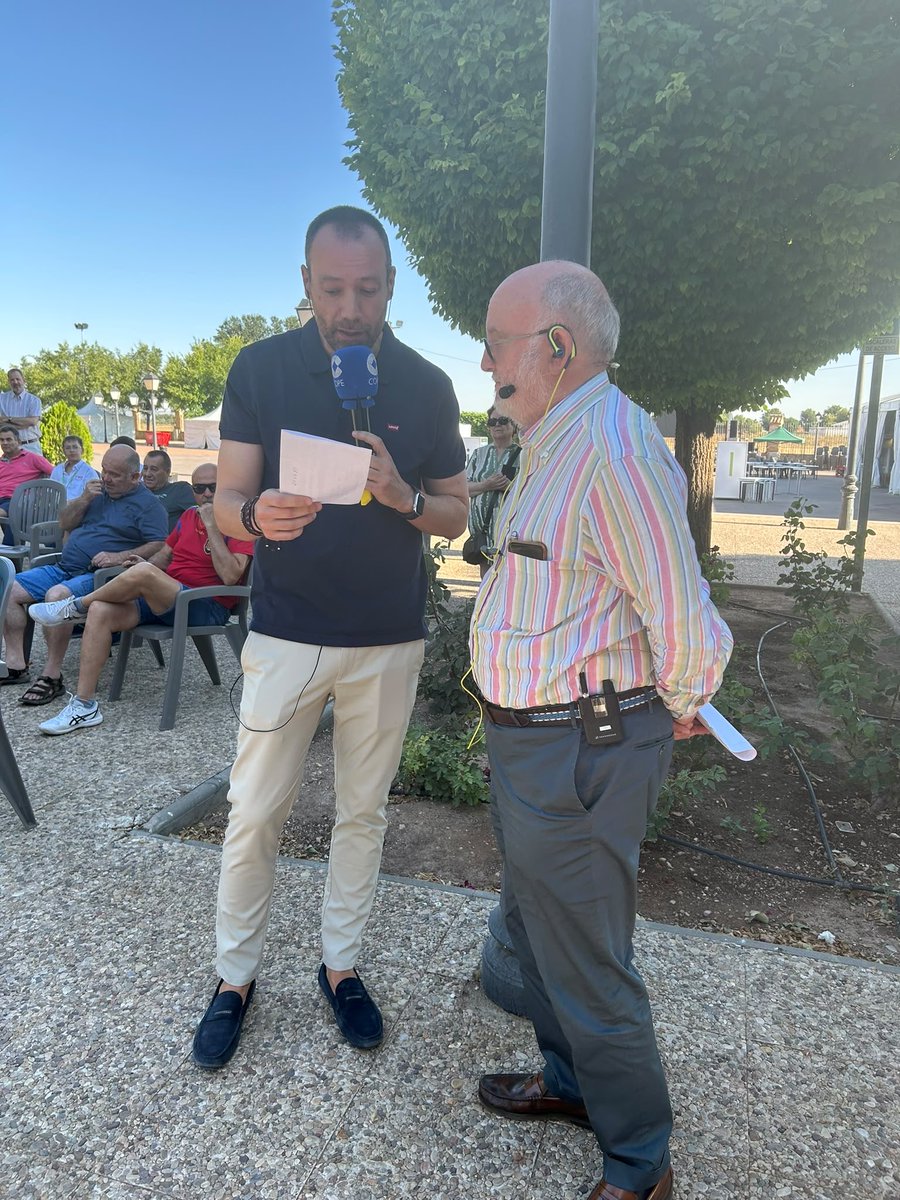 agropopular's tweet photo. ¡Seguimos por Membrilla (Ciudad Real)! Ahora de procesión radiofónica 🎙️

👀¿Desde dónde nos escucháis? https://t.co/KXBvRNU4y9