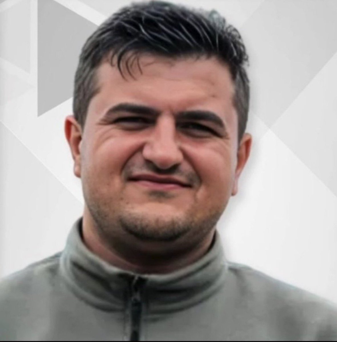 18Mandana's tweet photo. 🆘🛑فوری
خطر اعدام

#کمال_خان_بابایی 
به اتهام شکستن دوربین در دادگاه قزوین به اعدام محکوم شده. 
صداش باشیم https://t.co/XWR01q5rDq