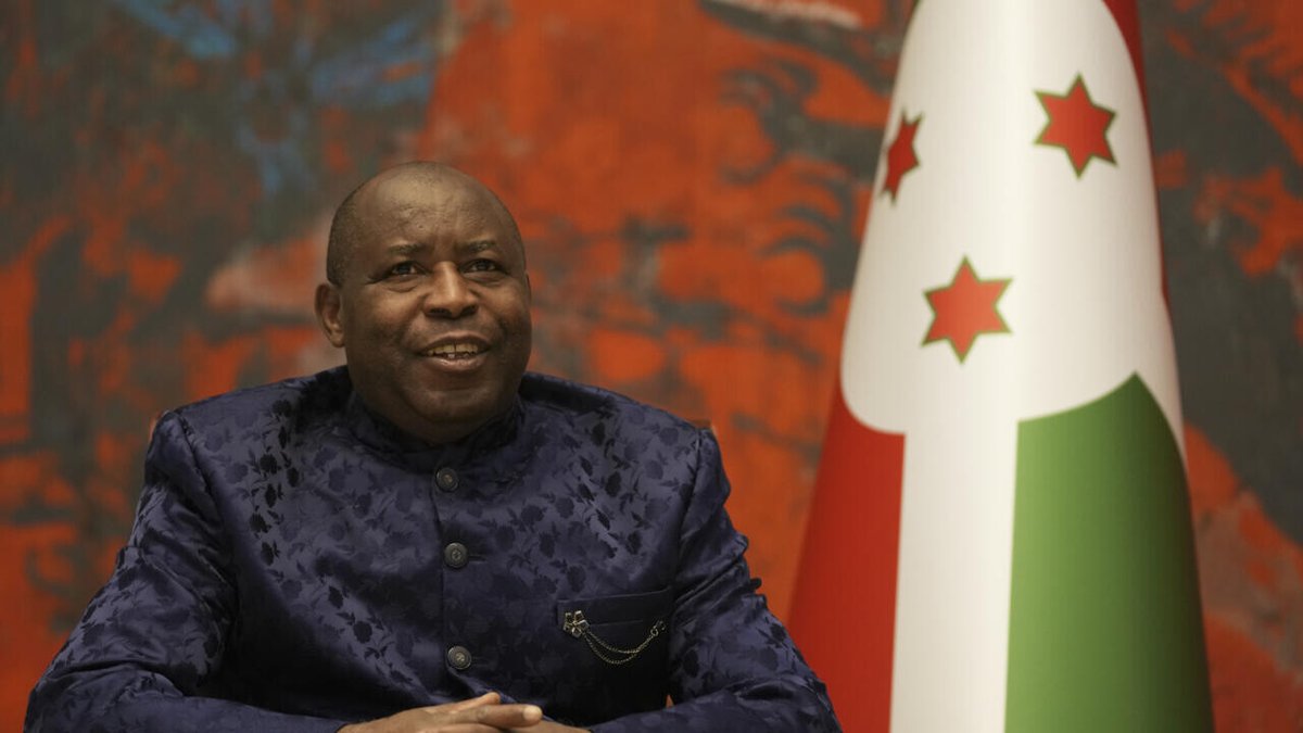 MigaboNick's tweet photo. Posez-lui la question : pourquoi permet-il l'arrestation de Congolais qui s'opposent à Félix Tshisekedi sur son territoire, avant de les livrer à Kinshasa ? Un traitre, hypocrite. 😡 https://t.co/hqIa0tZ62K