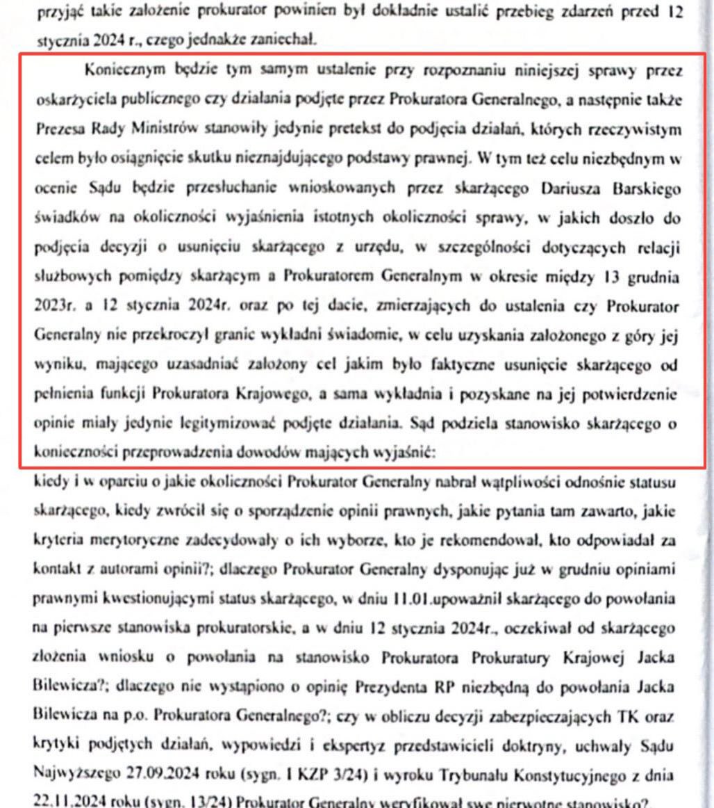marcinwarchol's tweet photo. Profesor Patyra zamiast pisać prośby do prezydenta powinien przygotować się do zeznań w sprawie swojej roli w zorganizowanej grupie przestępczej z Tuskiem i Bodnarem na czele, która dokonała zamachu na Prokuratora Generalnego Dariusza Barskiego, pozbawiając go bezprawnie funkcji. Sąd Okręgowy w Warszawie 24 czerwca br nakazał prokuraturze wszcząć śledztwo, jasno wskazując w orzeczeniu, że opinia, którą Patyra wydał Bodnarowi, mogła przysłużyć się zamachowi, bo miała legalizować bezprawne działania.

https://t.co/YrK21loCCh