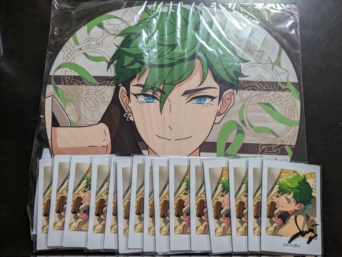 ui_omu_'s tweet photo. 届いた- ̗̀📦 ̖́-
今から開封してDMします！ https://t.co/BsliPibIcQ