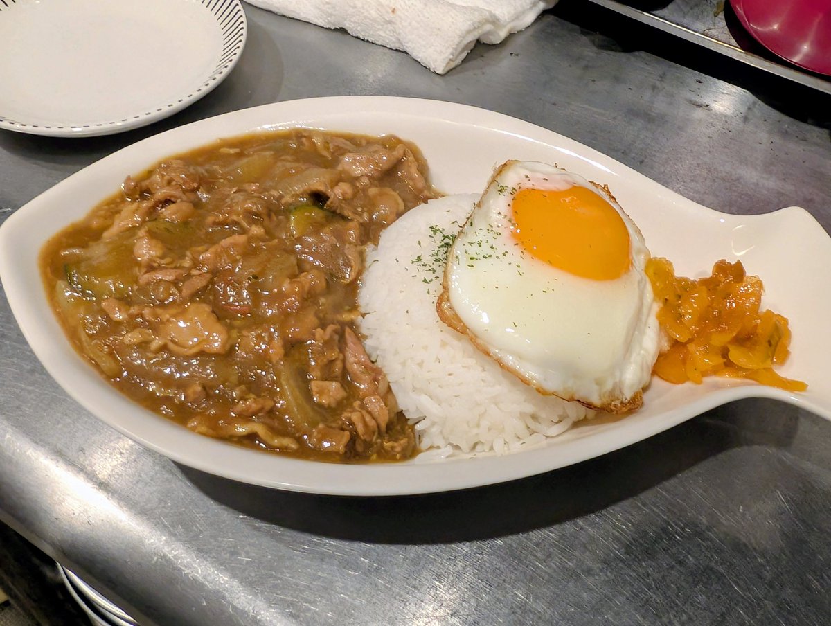 BuddieS20201204's tweet photo. 【7月4日土曜日】
本日も18時ー 𝙊𝙋𝙀𝙉 ーです🙇♂️
腹ぺこちゃんmenu❤️
タコス🫶🏻💕︎︎カルニタスピザ🫶🏻💕︎︎
謎のソースベーコンパスタ🤔💭がカレーライス…有ります🙆♀️
#barbuddies #二俣川 #LGBTQ #mixbar #誰でも #お通し #ピーマン肉詰め #タコス #カルニタスピザ #パスタ #カレーライス https://t.co/6ATJrcRVex