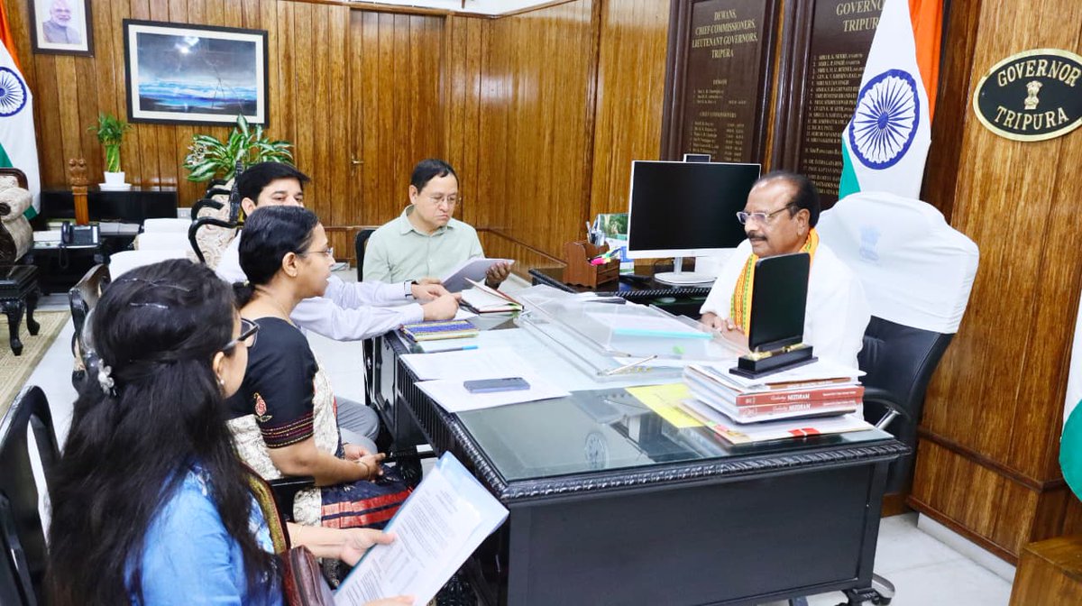 TripuraGovernor's tweet photo. Secretary, ARDD called on the Hon'ble Governor of Tripura Shri Indra Sena Reddy Nallu at Lok Bhavan Agartala. https://t.co/FKDMSXXW2y