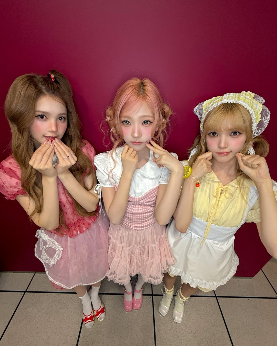 Hearts2Hearts's tweet photo. ⚞우리 나왔어용⚟

#Hearts2Hearts #하츠투하츠 #H2H
#YUHA #STELLA #A_NA 
#쇼음악중심 #ShowMusicCore https://t.co/tz8aW5A5Pk