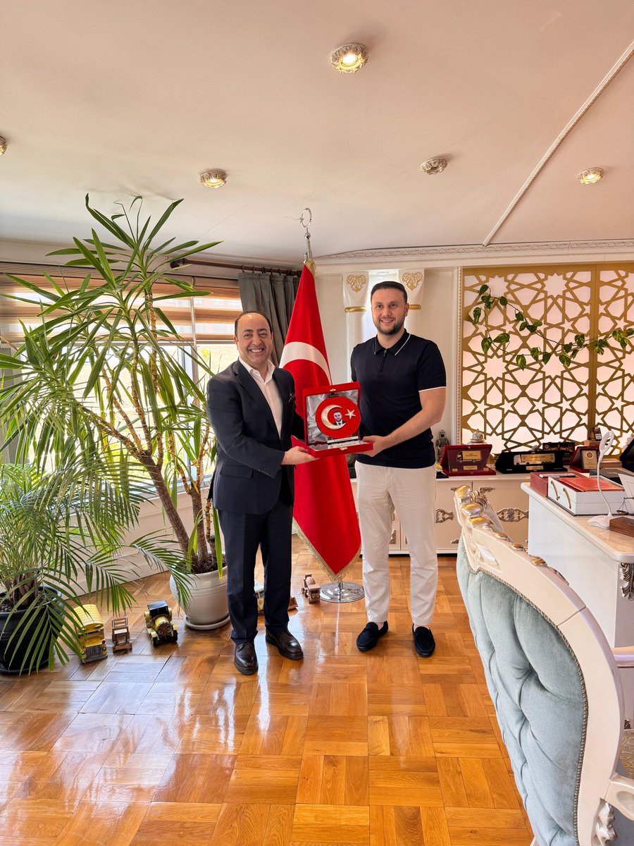 bunderbitlis's tweet photo. AKParti K.çekmece İlçe Başkanımız https://t.co/3F11zd7pY0.Emin Kaan Kaya ve İlçe Başk. Yard. https://t.co/3F11zd7pY0.Emrullah Altınok, Yönetim Kurulu Üyeleri ile Genel Başknmz Sn.Feysel Yakşı’yı şirket genel merkezndki makamı
nda ziyaret etmişlerdr.Ziyaretleri için teşekkür ederz https://t.co/6NS4nzcM7K