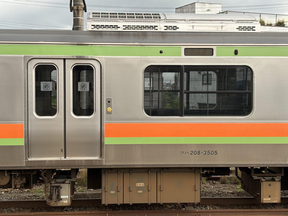 e2575000om93's tweet photo. 高麗川駅にモリタリング装置付きのクハ208-3505が留置されてる https://t.co/BlvOcBu0ty