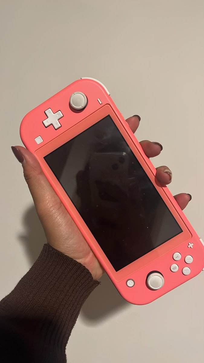 sleishironagi's tweet photo. Nintendo Switch Lite OFW (Official Firmware) – Bekas normal 100%
OFW (Official Firmware), bukan CFW 

Cocok untuk yang ingin main game dengan aman tanpa risiko ban. Siap pakai, tinggal main.

Harga: Rp2.5 JT each (nego sampai deal)

Spesifikasinya dibawah https://t.co/FtaibA3QgM