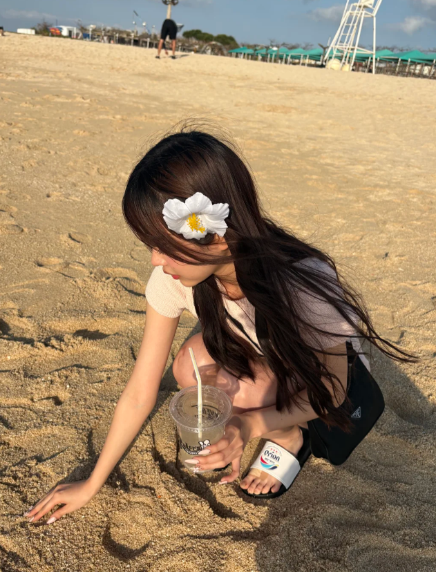 tugba_vural's tweet photo. 沖縄、本当に日差しが強くて、すっかり日焼けしちゃった https://t.co/QEll0IjqgN