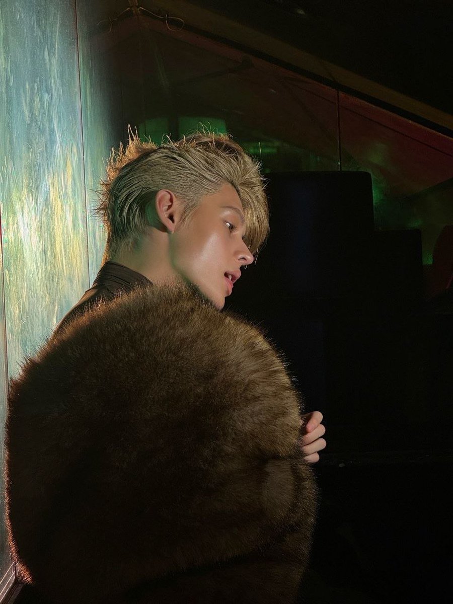 martinedshot's tweet photo. JAMES DGN JAWLINE NY ITU GOSH  🤡🤡🤡🤡🤡🤡🤡🤡👽 https://t.co/Eji2KzoC3s