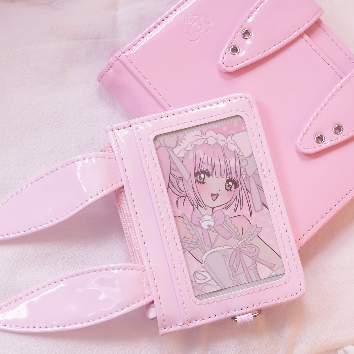 HQBBDR's tweet photo. 🚗🚗₌₃ 
[ UDA ] 대원 물품 도착 🩷

✪ new!
pink embo wallet
simple pink M5 binder
simple pink A7 binder
rabbit card case
rabbit passport case
spring race A6 binder
PVC 파우치 https://t.co/VGCLDVuHqm