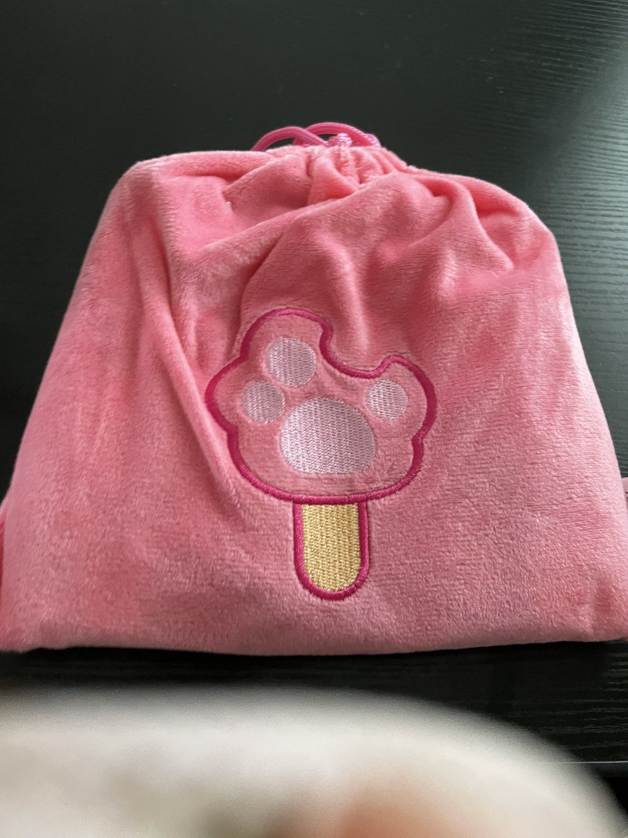 superhamsterrrr's tweet photo. どんどん増える靴下🧦🧦🧦🧦（これは巾着目当てだけど）
カラフルなタビコさんコスが出来そう https://t.co/SCtV7UsP8W