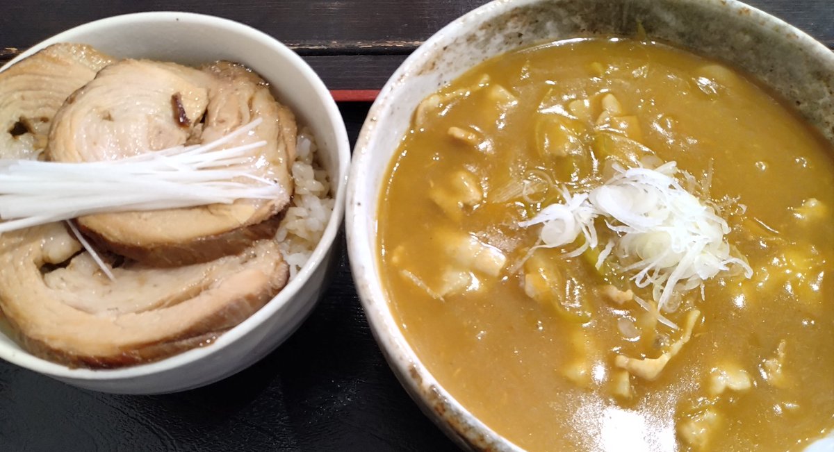 under_125_'s tweet photo. カレーうどんとチャーシュー丼はセットであるべき
山ざき@武蔵村山市
#おそとごはん https://t.co/ddkRvxYMYQ
