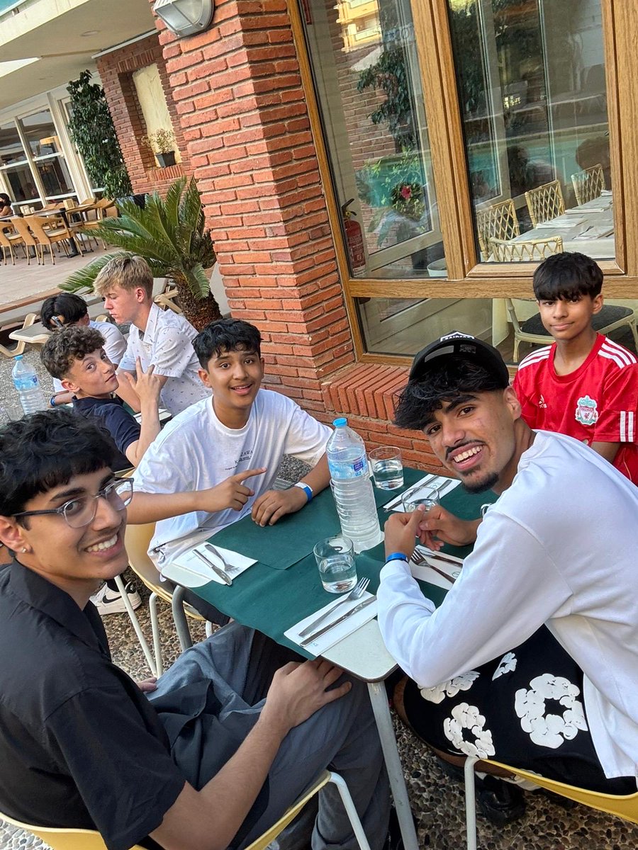 VynersMFL's tweet photo. Our evening meal last night 🥘 https://t.co/Wh9svThhaC