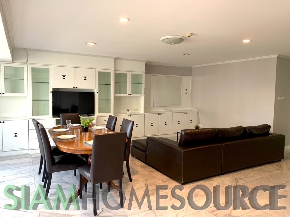 SiamHomeSource's tweet photo. For Rent 3 Bed 3 Bath + (1 room maid) 177sqm condo for only 52k in Thonglor

https://t.co/5kqdKGGP9K
Contact Kris (English or Thai) : 080-143-9999 (in Thailand) +66 80 143 9999 (outside Thailand)
Whatsapp: 66801439999
#bangkokcondo #bangkok #bangkokcondorentals https://t.co/N6H9N8nG2a