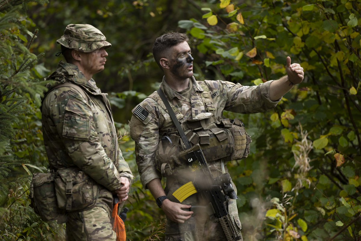 BritishArmy's tweet photo. Wishing our American allies a very happy 250th Independence Day, Here's to our partnership, friendship, and respectfully disagreeing about spelling.

@USArmy #4thofJuly #IndependenceDay https://t.co/Pr4DIQLLqP