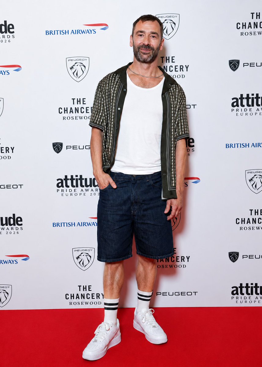 Charliecondou's tweet photo. Thanks for having me @AttitudeMag #attitudeprideawards https://t.co/xQ9D7h2k4U
