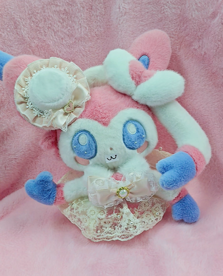 PGoods42105's tweet photo. Sylveon, style change! https://t.co/LAREtTwbbn