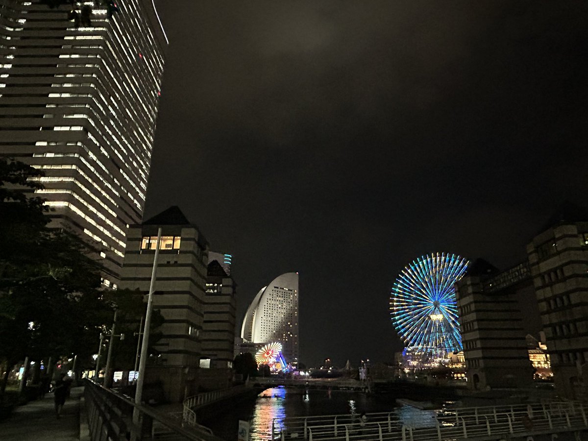 ei_ashes_901's tweet photo. 横浜で！私が！！最も楽しみにしていたのは！！！！WILD ADAPTER聖地巡礼です！！！！！久保時を感じることができて幸せ！！！！！！！！10年ぶりに山下公園に来れて良かった！！！！！ https://t.co/zwCN3RhhQ8