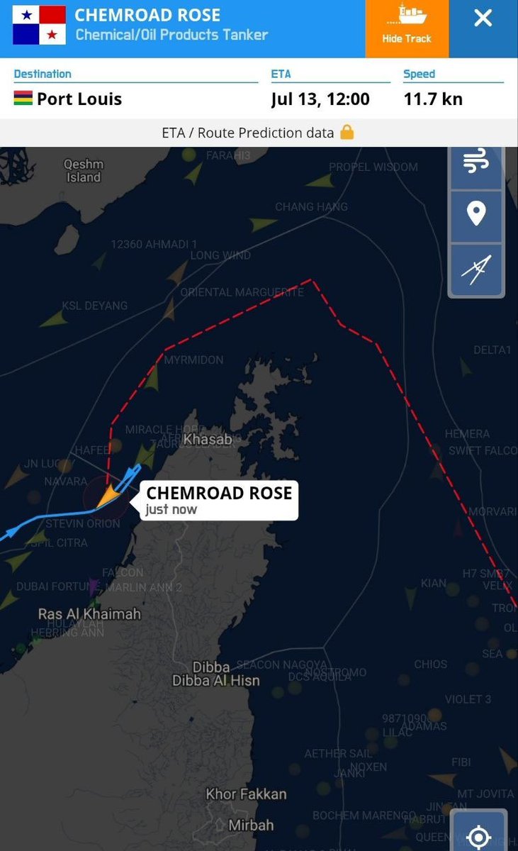 AryJeayBackup's tweet photo. In the past few hours, several vessels that were transiting the route towards Oman to leave the Persian Gulf, have changed their course and entered Iranian waters, or have returned to the Persian Gulf altogether.

They were likely warned by the IRGC. https://t.co/jEWFSL9kSY