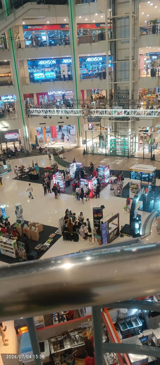 OncePritz's tweet photo. @StudioVivaPH market matket naman next malll show ng WilBea ha??!!!😊😊 https://t.co/O8RVuXBWpD