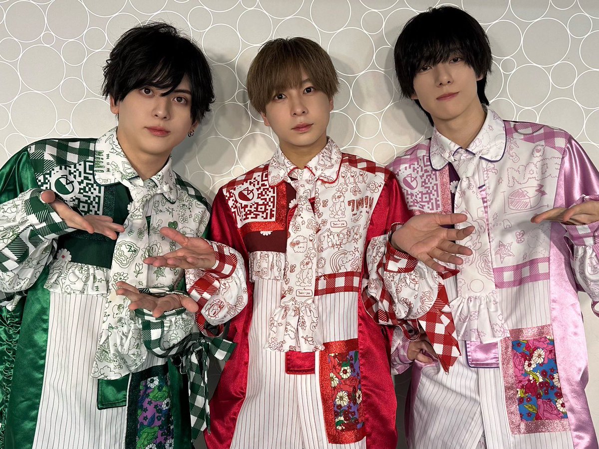 7min_official's tweet photo. ⋰

七夕 Special Live まであと少し🎋彡

⋱

ライブに向けて、
歌ってみた＆踊ってみた企画をお届け🎤︎︎

第二弾は夕・怜芽・健土で
『我ら完全無敵のアイドル!! / B小町』
をカバー❤️💚🩷

本日19:30にYouTube channelにて公開💫⭐︎

🔗 https://t.co/hyfw0LA1S5

お楽しみに🎤♡ https://t.co/kcC9h8HX2y