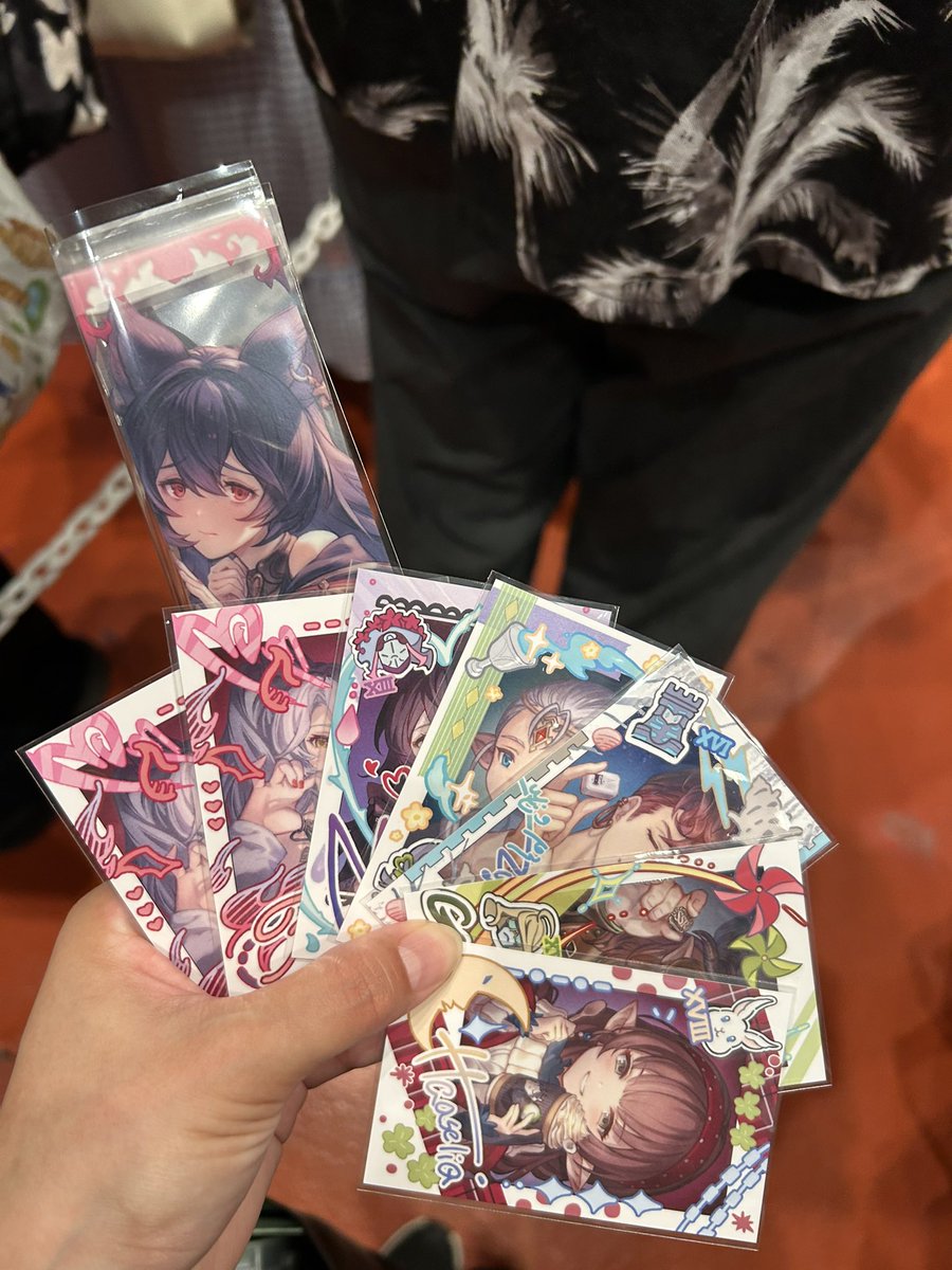 ichicosu's tweet photo. 【グラフェス グラブル 十賢者　フォト風カード チェキ 】

譲:ハレゼナ、ロベリア、ガイゼンボーガ、エスタリオラ、ニーア、フラウ、ニーアクリアしおり(クリア報酬)

求:カイム

本日、仙台フェスにて手渡し交換希望
よろしくお願い致します https://t.co/4QEh3W86fk