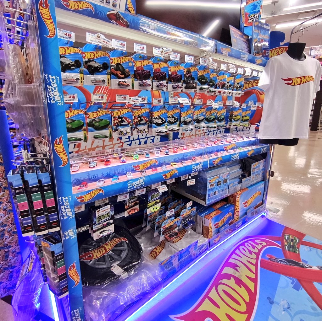 今日はなにもないなぁ～と思ったら、発見してしまった😅😅 #トミカ