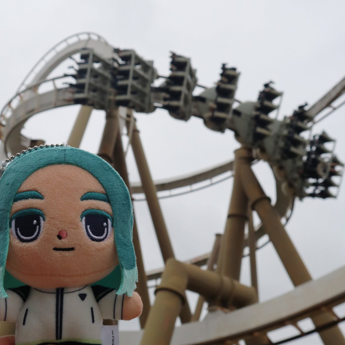 manoakeyna22's tweet photo. コラボ初日行ってきました。

遊園地とのコラボのイメージが湧いていませんでしたが、異国情緒溢れる風景に、違和感なく（？）溶け込む推しが尊い世界でした。

目当てはグッズでしたが、それ以上にたくさん感動をもらいました。

Muchas Gracias!!
#志摩スペイン村
#イナズマイレブン https://t.co/7Ta3OniS0e