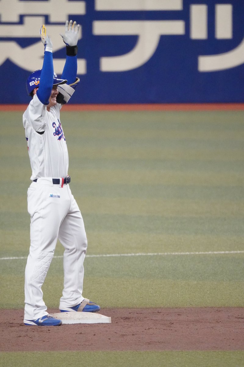 yasuhero60's tweet photo. 【2026.07.04 バンテリン】

必殺仕事人

#石川昂弥 選手 https://t.co/1Np1LXJChQ
