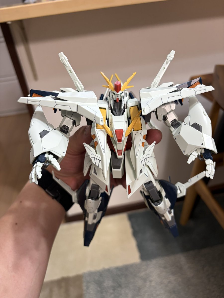 Jesse_decade's tweet photo. クスィーとりま本体だけ完成した！
本体が白やから墨入れだけでもカッコええわ https://t.co/pcNz6bvsVH