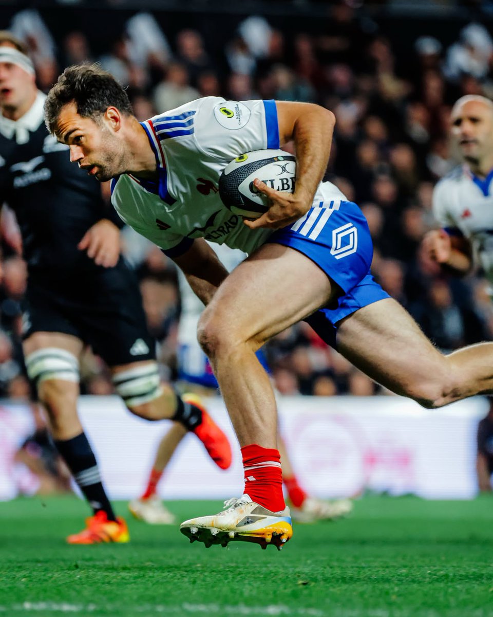 UBB_FAN's tweet photo. 𝖣𝖠𝖬𝖨𝖠𝖭 𝖯𝖤𝖭𝖠𝖴𝖣 🇫🇷 Pour sa 60e sélection avec @francerugby, notre ailier @PenaudD est venu inscrire son 41e essai en Bleu ! 🤯 #UBB https://t.co/3w3ooykIww