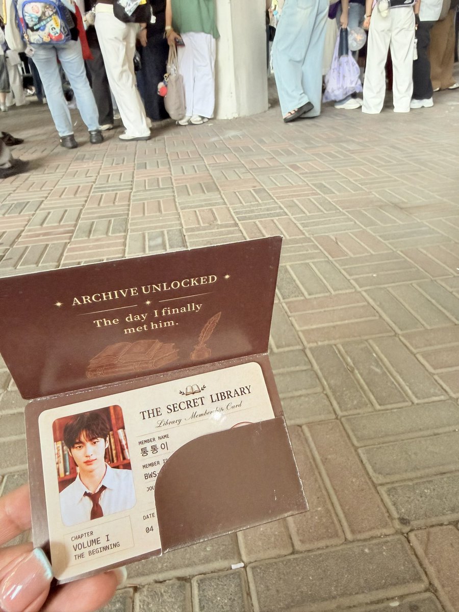 honey______drip's tweet photo. this freebieeee -- the details ㅠㅠ🥺🥺🥺

#TheSecretLibraryinSeoul_D1
#변우석 #ByeonWooSeok #석 https://t.co/MnT2mKGGBi