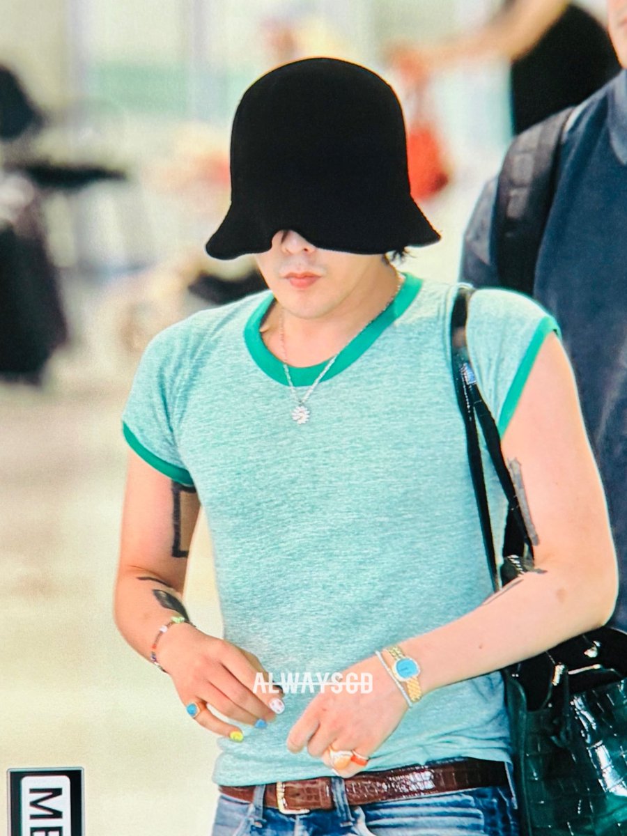 always_gd's tweet photo. 2025.07.04 🛬💚 preview 
#GDRAGON #권지용 #AlwaysGD 
@xxxibgdrgn https://t.co/PrMe2hsBHe