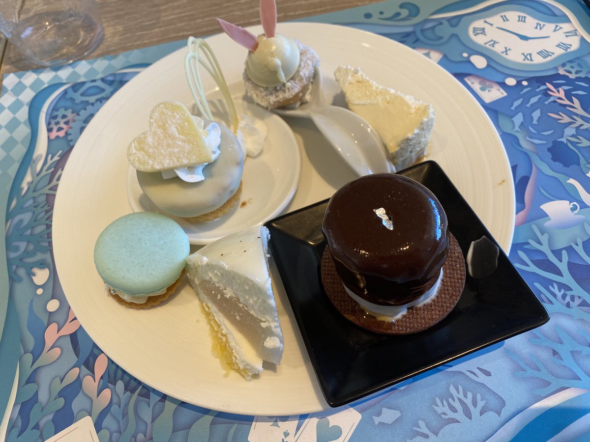 Kincri009's tweet photo. 2次元SWAMPで当選した招待券を使って焼け野原で行ってきた〜🍽
マッドハッターのムースと、オニオントマトスープが特に美味しかった😋
#numa738
#ダブルツリー北谷
#チーム焼け野原 https://t.co/arxKOSNtO9