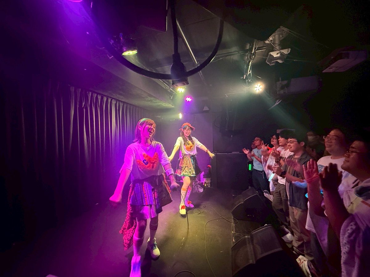 ckik195's tweet photo. ちく☆たむ9周年ライブありがとうございました✨
久しぶりにみんなと私たちの曲で盛り上がれてとても楽しかったです👭🏻✨
みんなからパワーをもらえました、ありがとう🙇🏻‍♀️
10周年に向けてこれからも頑張るぞー！！！！
#ちくたむ https://t.co/QWsnM8z1kI