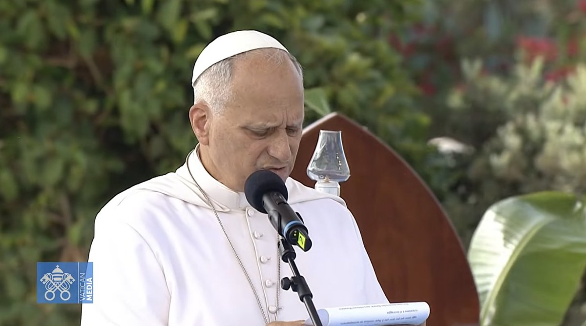 vaticannews_it's tweet photo. #LeoneXIV
Oggi sono qui per dirvi che il Papa continua ad accompagnarvi, vi sostiene e vi incoraggia.

#VisitaPastorale #Lampedusa https://t.co/JqgviWB0Un