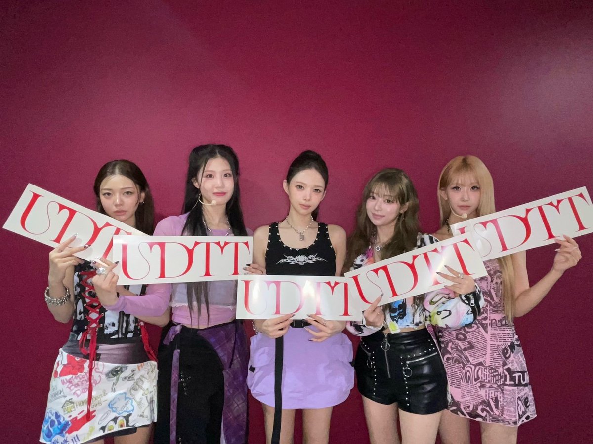 udtt_official's tweet photo. [#UDTT]

음악중심 무대 보셨나요?
UDTT와 신나는 주말 함께 해요☺️

#UDTT #우당탕탕소녀단 
#VIPER #UDTT_VIPER https://t.co/pDxDiURjxG