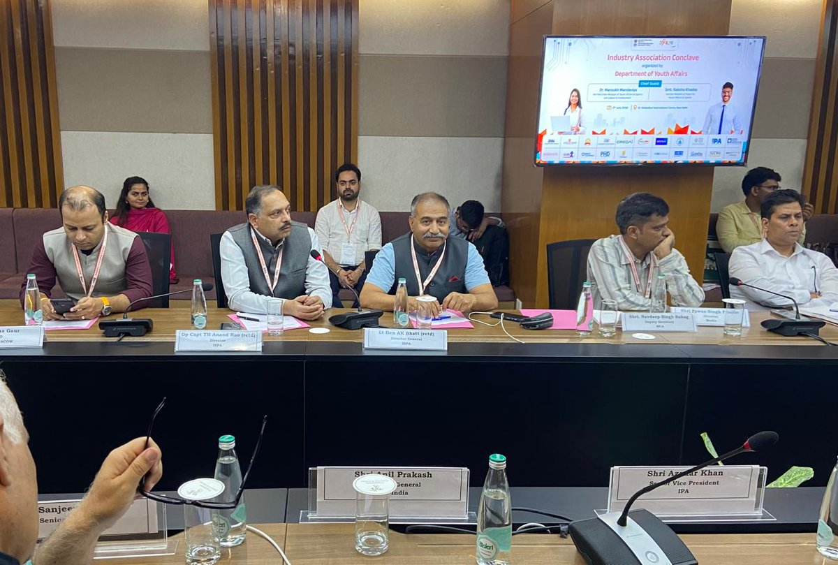 ISpA_India's tweet photo. ISpA participated in the Industry Association Conclave under the #MYBharat initiative. Representing the Association, Lt Gen AK Bhatt (Retd) and the Director highlighted opportunities for youth in India's space sector.

#ISpA #MYBharat #Space #YouthDevelopment https://t.co/u0RzS8akdd