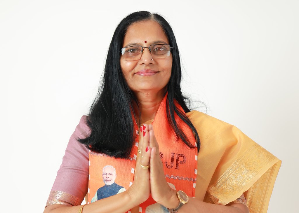ManubhaiBalar's tweet photo. 🌸 વોર્ડ નં. 02 (અમરોલી-મોટાવરાછા-કઠોર) માટે ગૌરવની ક્ષણ...! 🌸

સુરત મહાનગરપાલિકાની વિવિધ મહત્વપૂર્ણ સમિતિઓમાં વોર્ડ નં.:02 ના મારા સાથી ત્રણેય કોર્પોરેટરશ્રીઓને મહત્વપૂર્ણ જવાબદારીઓ સોંપવામાં આવી છે. આ નિમણૂંક સમગ્ર વોર્ડ માટે ગૌરવની બાબત છે.

હાર્દિક અભિનંદન...! 💐

#suratcity https://t.co/FMqwSqsIoW