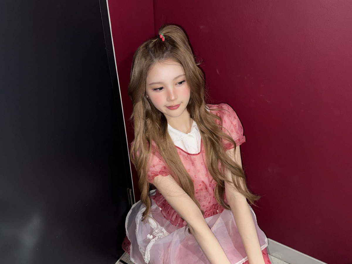 a-na pics tweet media