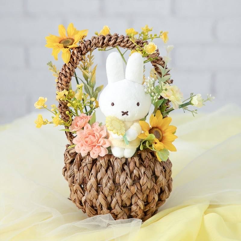 FlowerMiffy's tweet photo. 🌻おすすめ🌻
７月のバースデーフラワーは
　「ひまわり」

生花・アートフラワー・グッズ
お取り扱い中です♪

▼フラワーミッフィーオンラインショップ
　https://t.co/BT6j1Zmkkj https://t.co/Oj0uov5RMQ