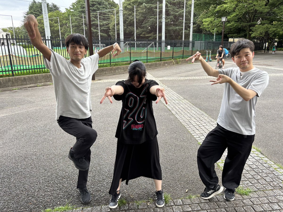 kazu_yosakoiyou's tweet photo. 【練習報告】
sailingの裏で支部は少人数練習🦧
しっかり詰め込みました！
途中座学で隊列移動をインプットしながら、有意義な練習になりました🫡

このポーズはなんなん

#祭会
#関東北支部
#どらいぶ
#わいま落単回避
#あおりんごは煽りんご
#だーやま先生 https://t.co/VoEAiycVbV