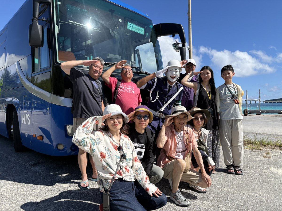 realmamorukun's tweet photo. 本日はカラフル宮古島バスツアー「まもるデー」でした🚌✨

夏晴れ！梅雨明けした宮古島☀️！！空の色、海の色も完璧で最高のツアー日和となりました✌️

ちょうどマンゴーの季節でもあり途中立ち寄ったユートピアファームでは採れたてマンゴーもご堪能いただきましたよ😍

ご参加いただいた皆さま、本当にありがとうございました！

次回のバスツアーは9月26日開催予定です🚌✨その後マラソンシーズンとなりますので年内は最後のまもるデーとなります！

宮古島旅行をご検討中の方、ぜひお待ちしておりまーす😍

#宮古島 #バスツアー