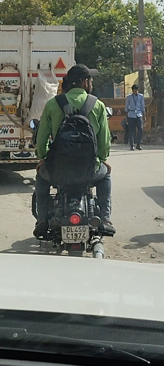 SachinKumarTan7's tweet photo. @PMOIndia @narendramodi Ji &amp; @PIB_India @LtGovDelhi @LokNiwasDelhi @CMODelhi @gupta_rekha @HMOIndia @AmitShah Ji NO USE OF REGISTERING COMPLAINT ON CPGRAMS PORTAL

BOTH CMPLT &amp; APPEAL CLOSED WITHOUT RESOLUTION 

@dtptraffic @DelhiPolice NO ACTN EVEN AFTR SHRNG PICS AND VIDEOS https://t.co/DmEU4KN2tw